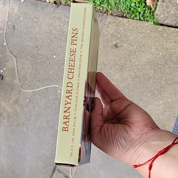 Surlatable Barnyard Cheese White Porcelain Set Of 3 Pins New - Picture 7 of 9